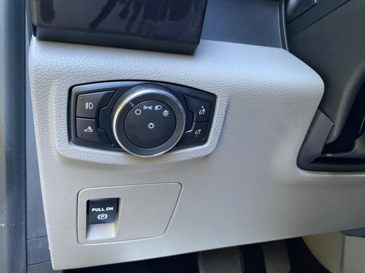 Ford F-150 XL 2WD SuperCab 8' Box 2017