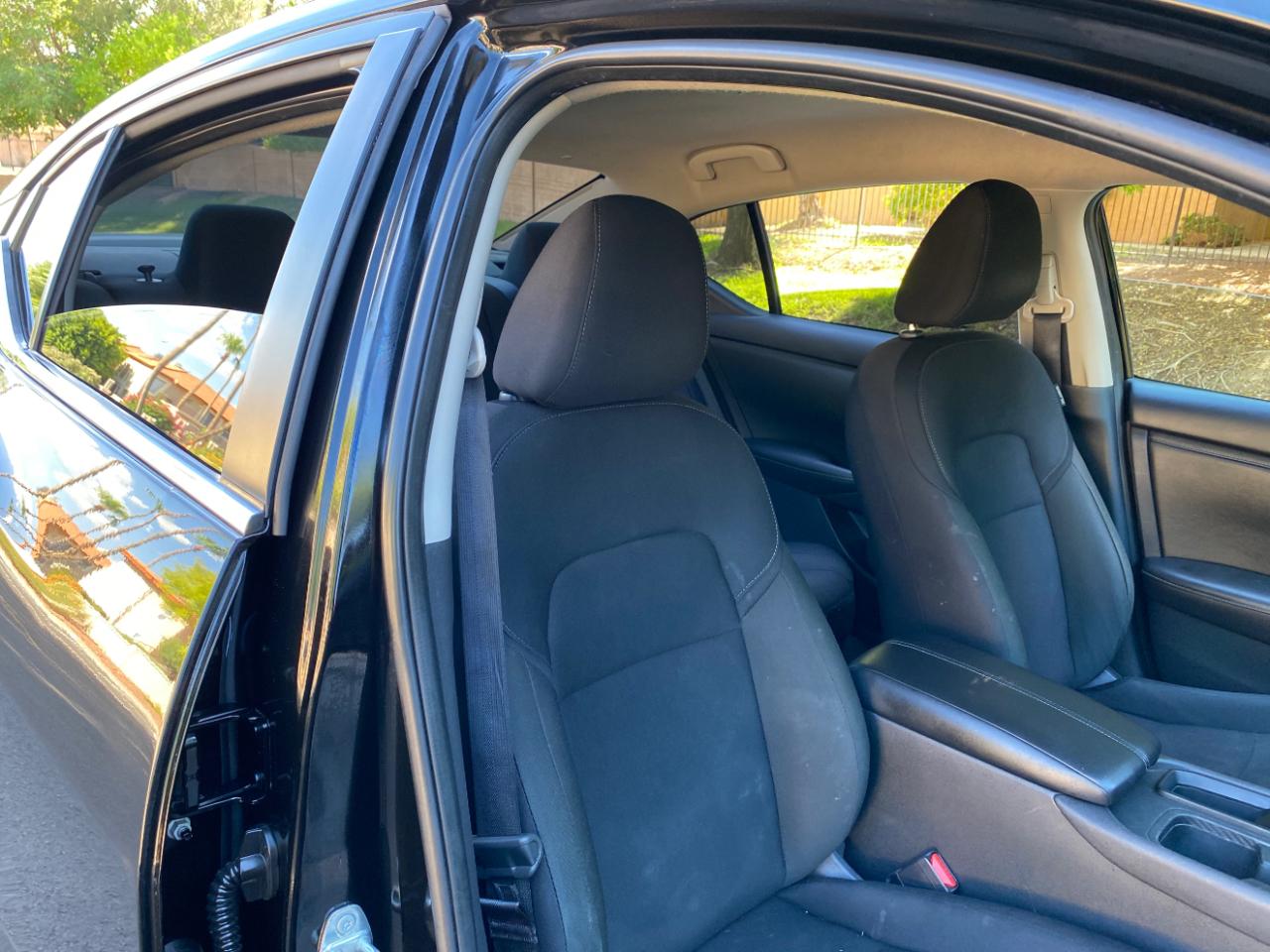 Nissan Sentra S CVT 2025