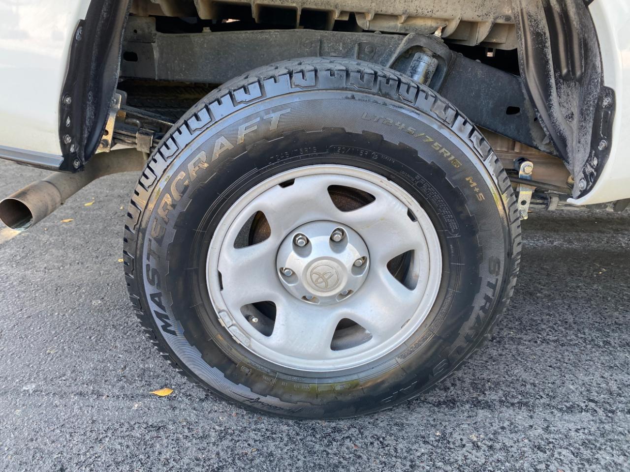 Toyota Tacoma SR Access Cab 6' Bed I4 4x2 AT (Natl) 2017