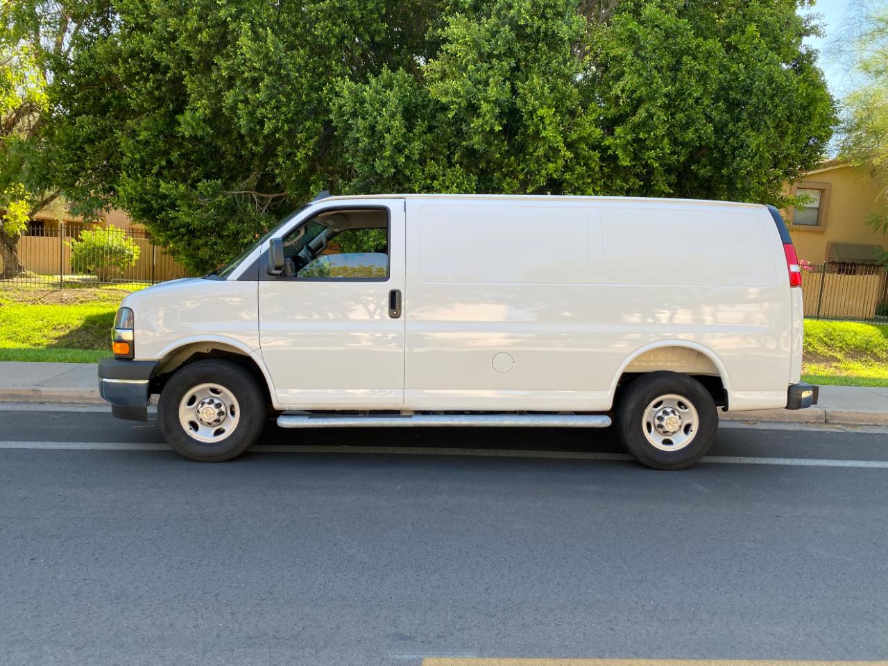 Chevrolet Express Cargo Van RWD 2500 135" 2025