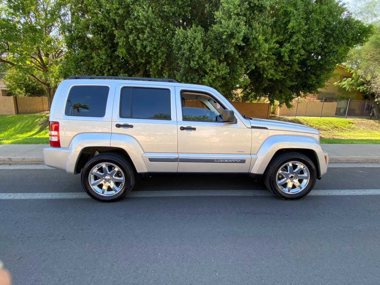 Jeep Liberty RWD 4dr Sport Latitude 2012