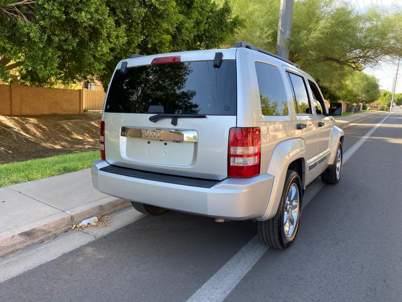 Jeep Liberty RWD 4dr Sport Latitude 2012