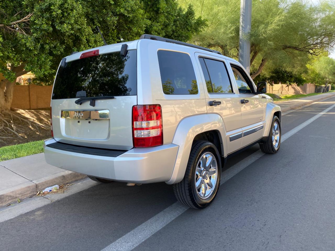 Jeep Liberty RWD 4dr Sport Latitude 2012