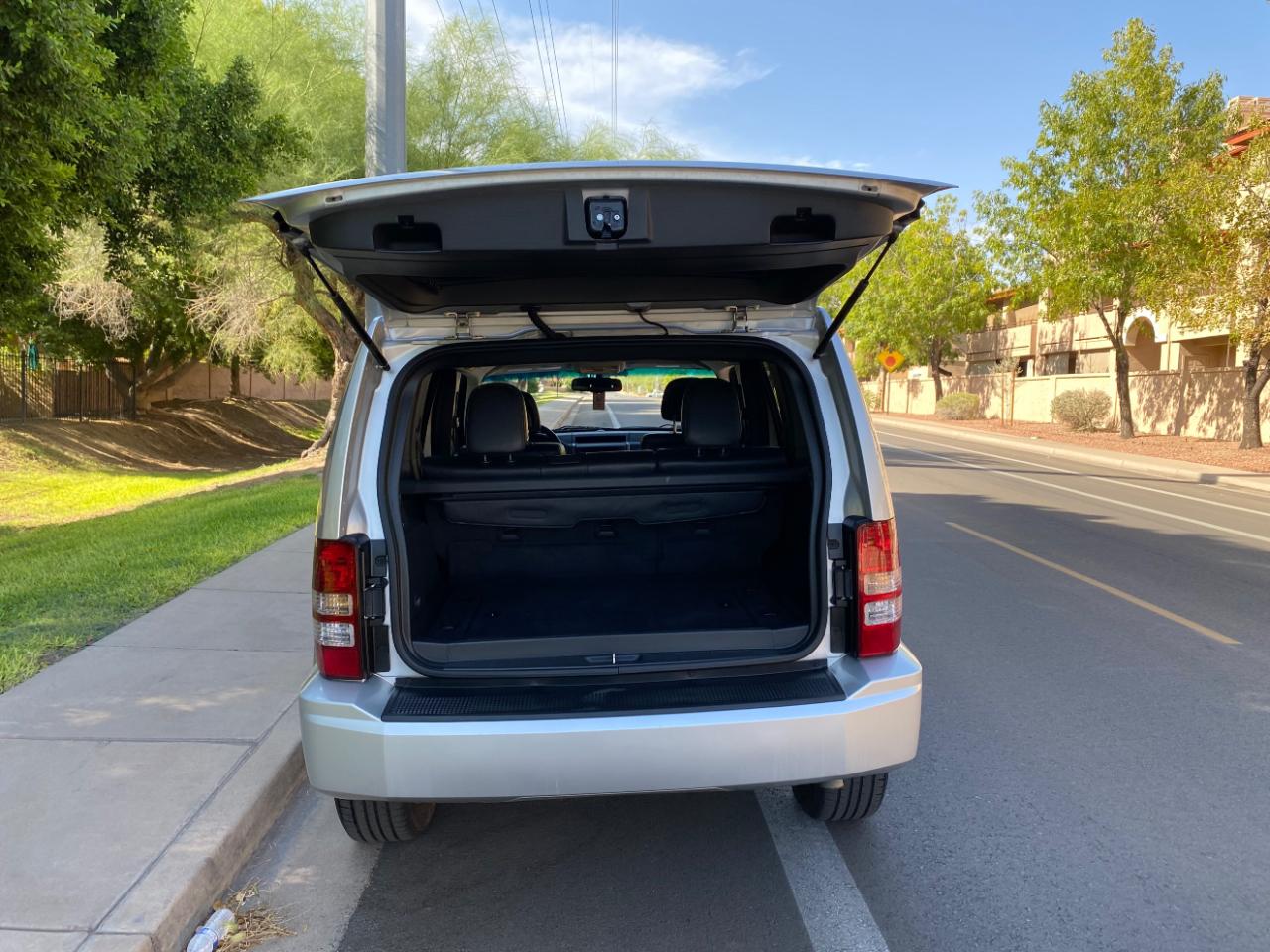 Jeep Liberty RWD 4dr Sport Latitude 2012