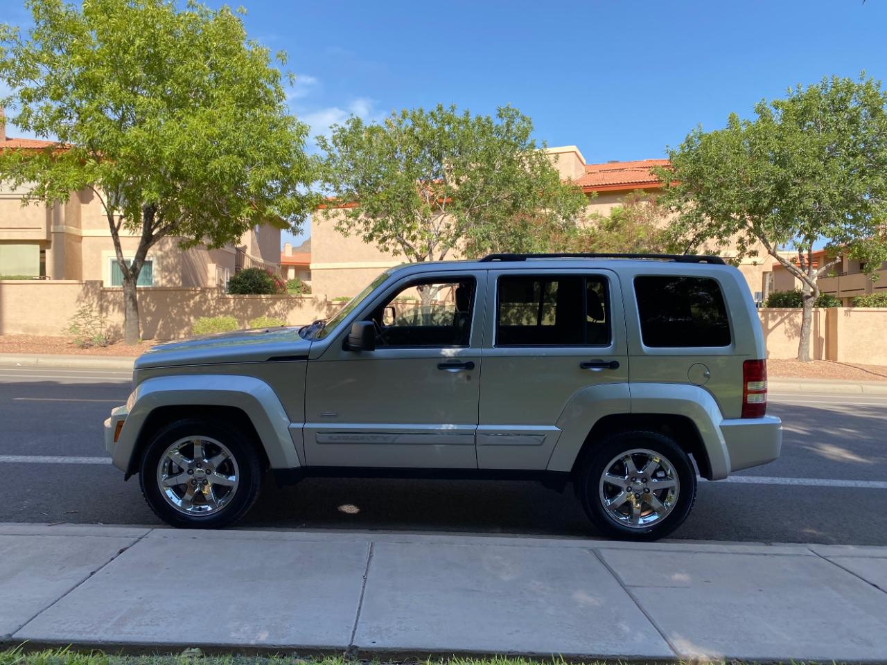 Jeep Liberty RWD 4dr Sport Latitude 2012