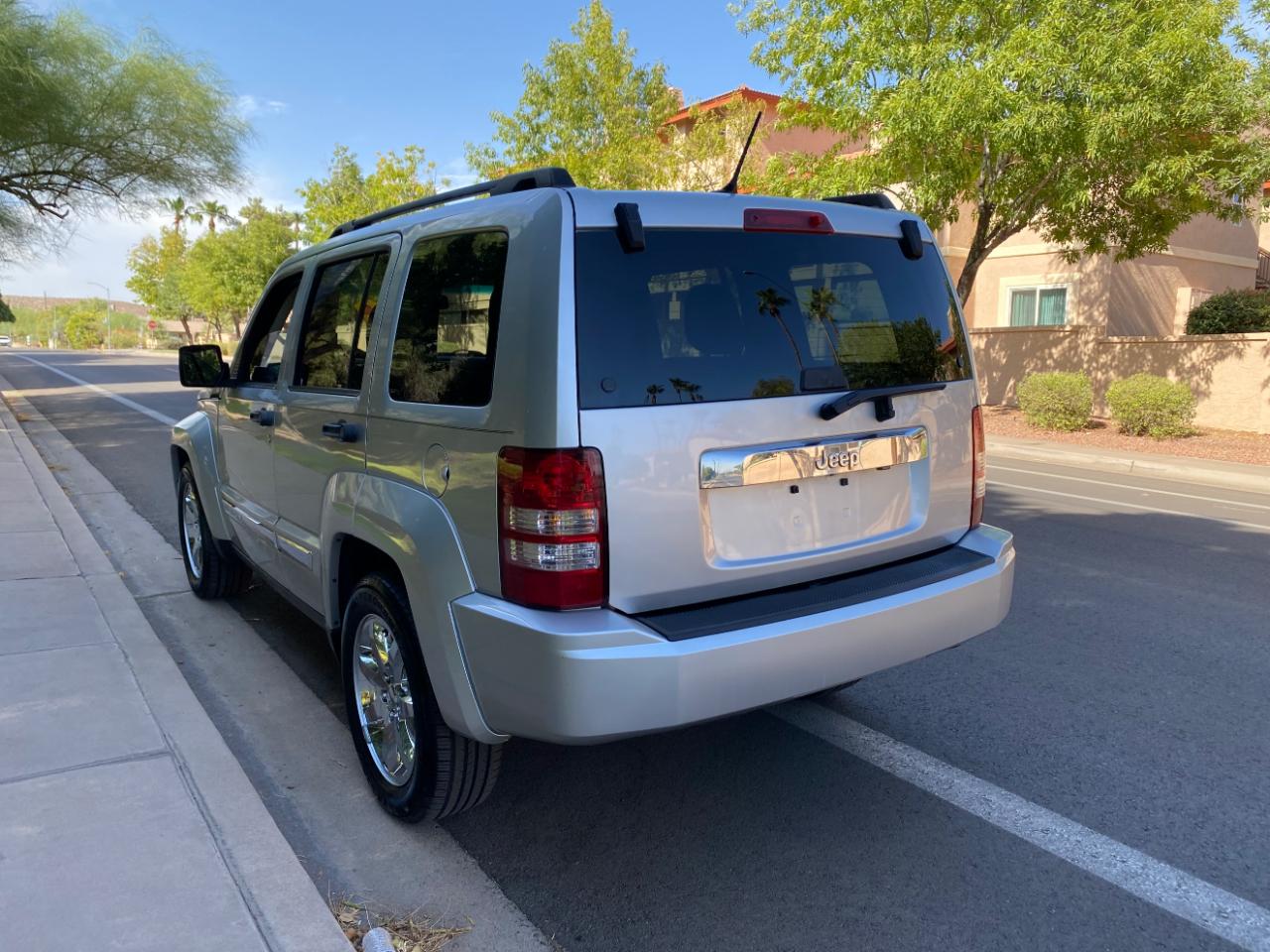Jeep Liberty RWD 4dr Sport Latitude 2012