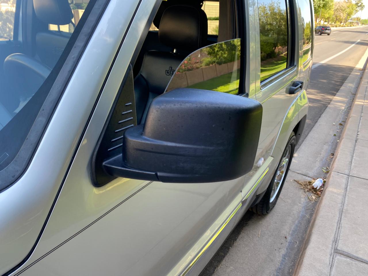 Jeep Liberty RWD 4dr Sport Latitude 2012