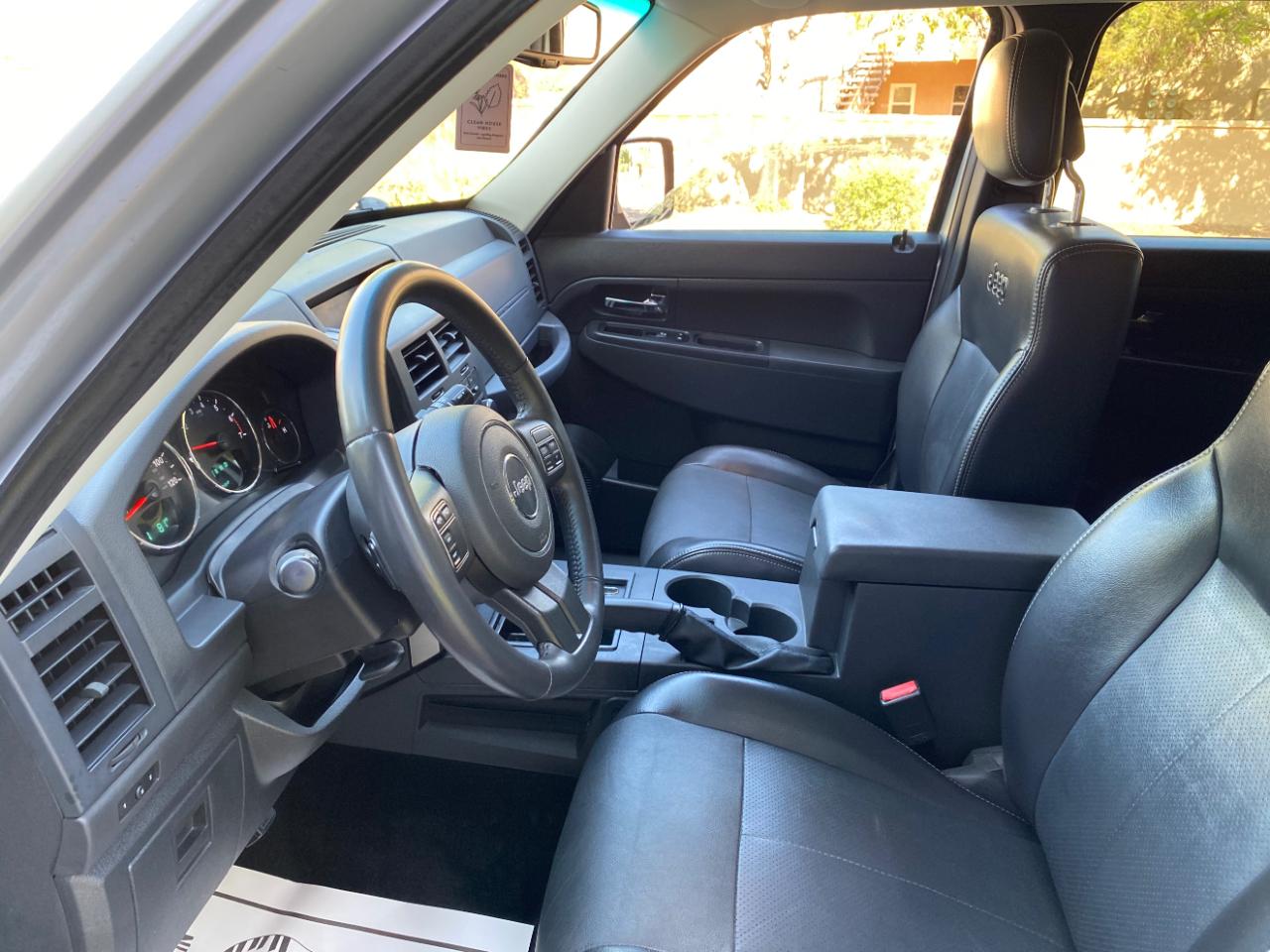 Jeep Liberty RWD 4dr Sport Latitude 2012