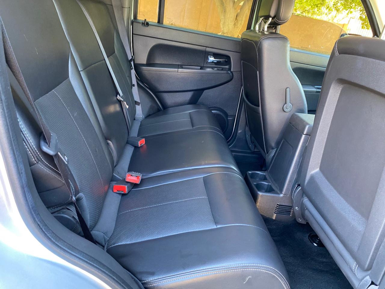Jeep Liberty RWD 4dr Sport Latitude 2012