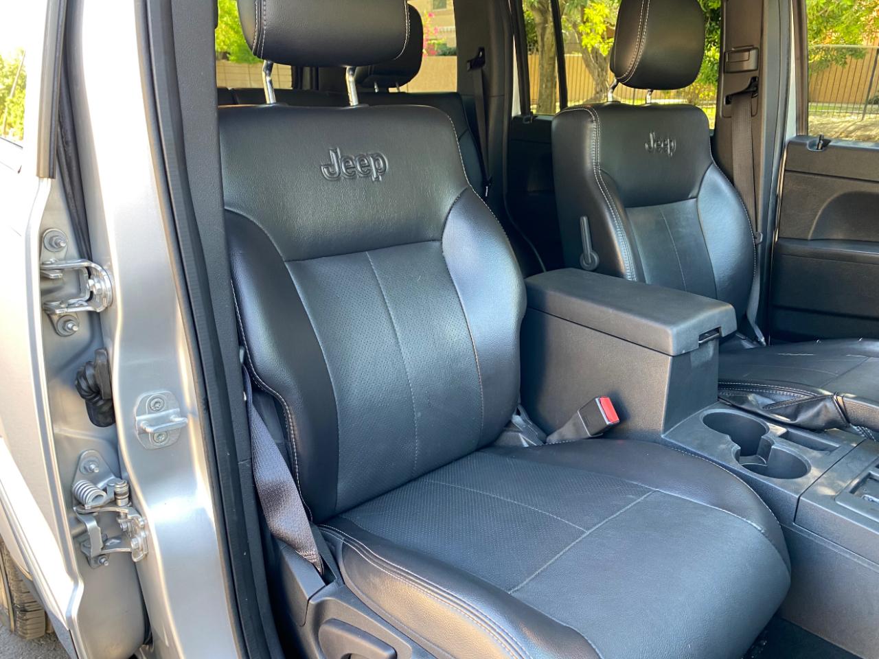 Jeep Liberty RWD 4dr Sport Latitude 2012