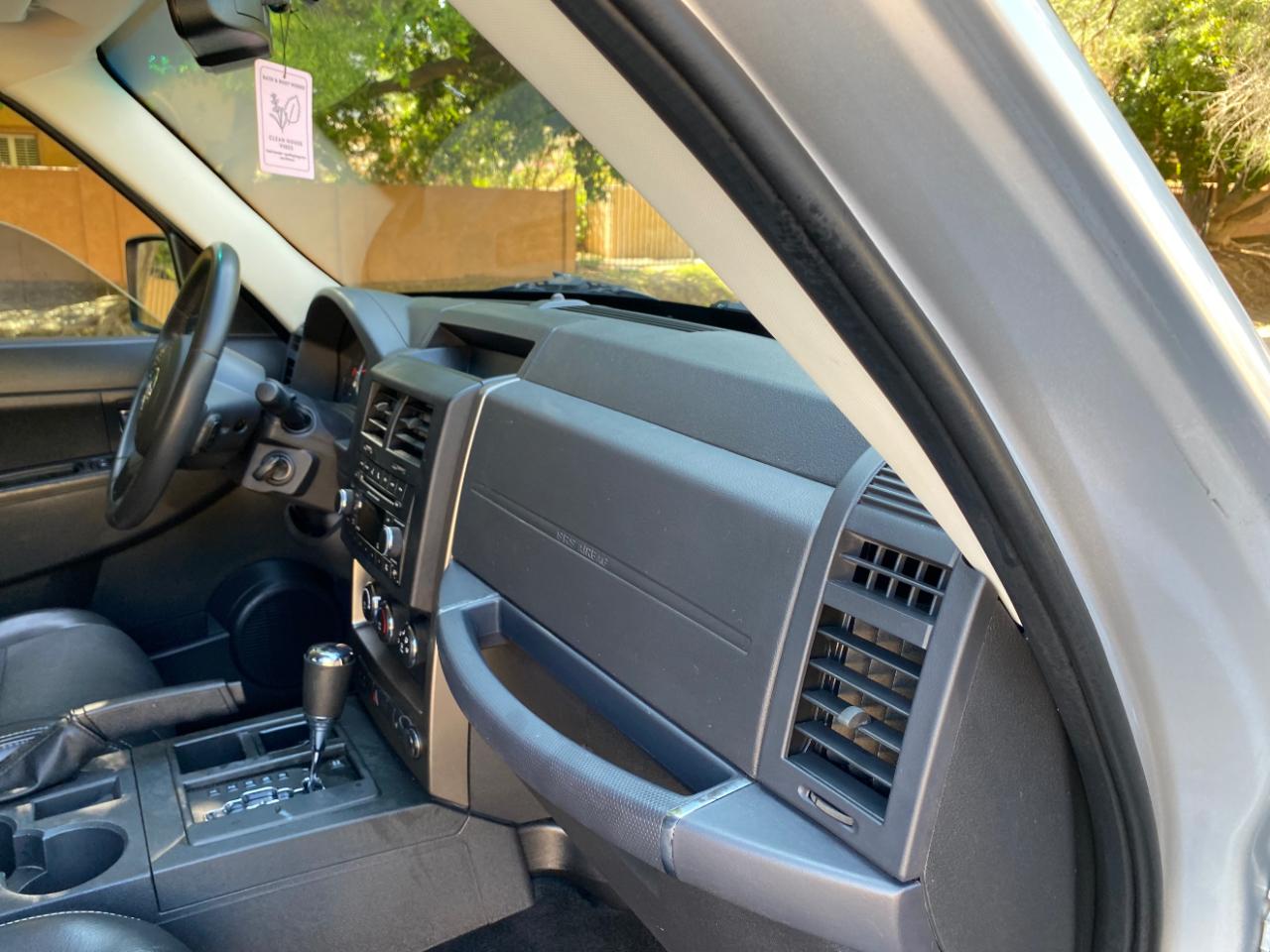 Jeep Liberty RWD 4dr Sport Latitude 2012