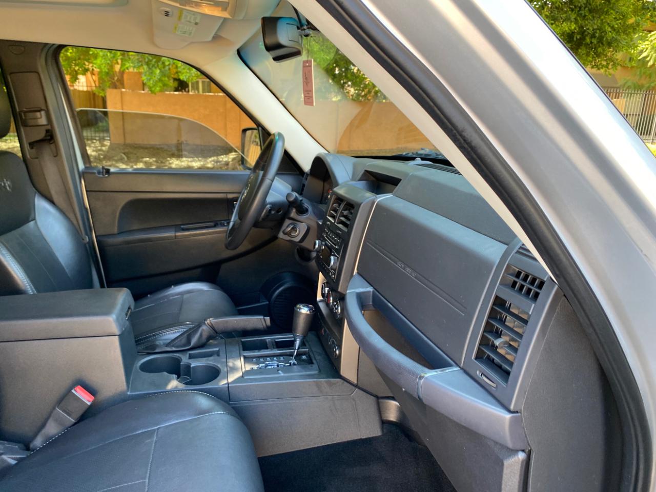 Jeep Liberty RWD 4dr Sport Latitude 2012