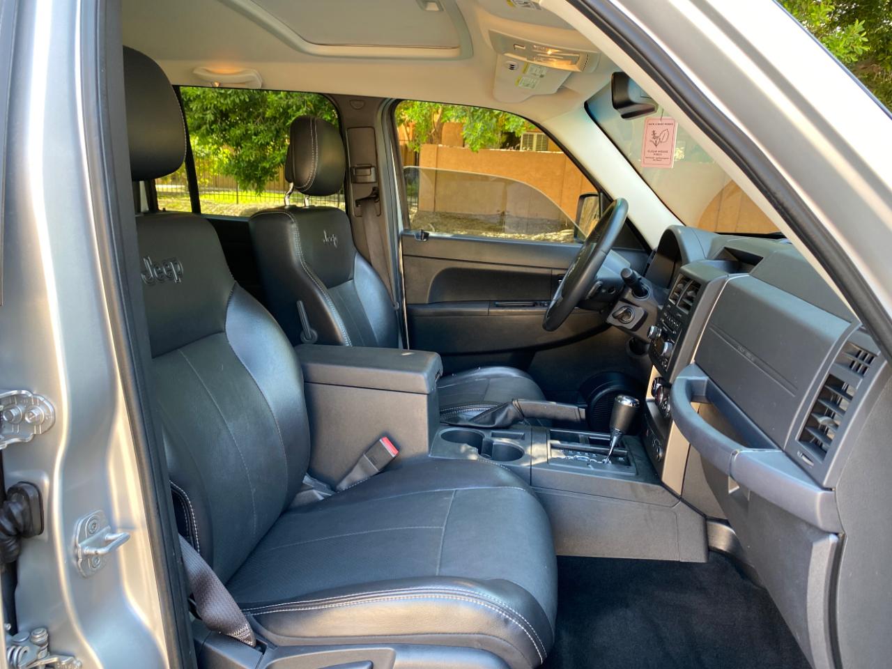 Jeep Liberty RWD 4dr Sport Latitude 2012