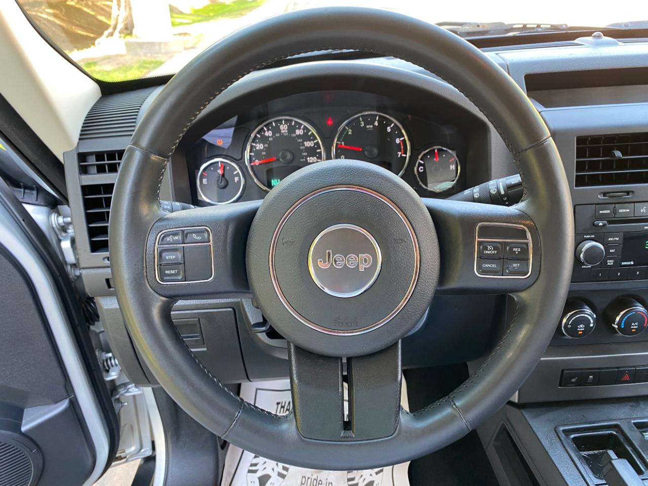 Jeep Liberty RWD 4dr Sport Latitude 2012