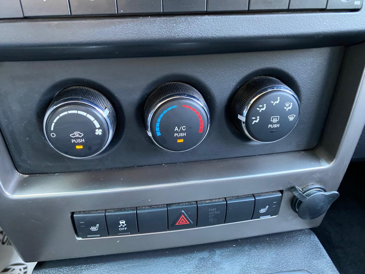 Jeep Liberty RWD 4dr Sport Latitude 2012