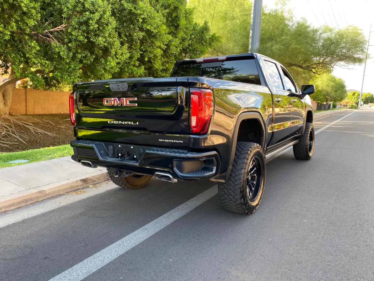 GMC Sierra 1500 4WD Crew Cab 147" Denali 2019