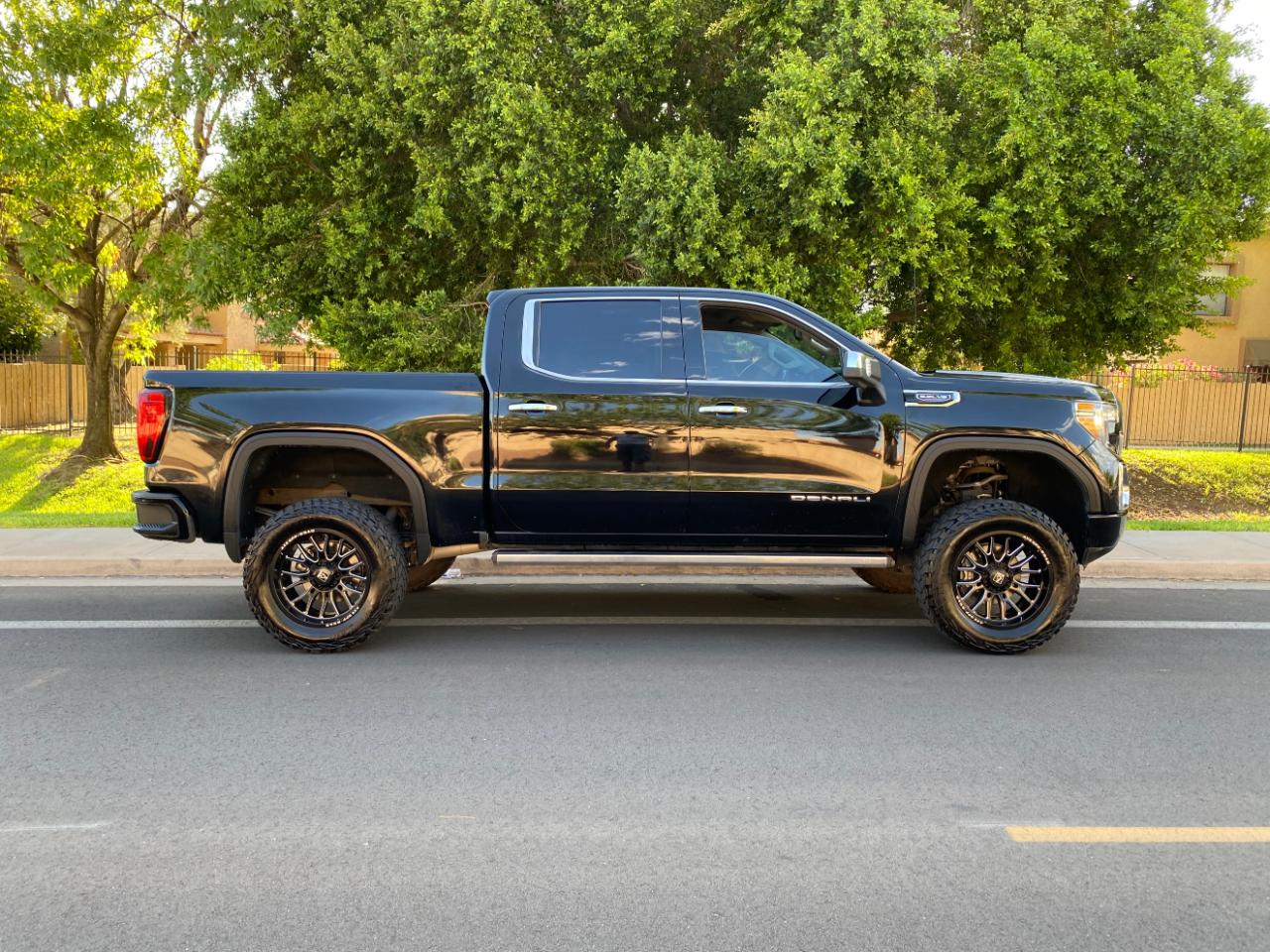 GMC Sierra 1500 4WD Crew Cab 147" Denali 2019