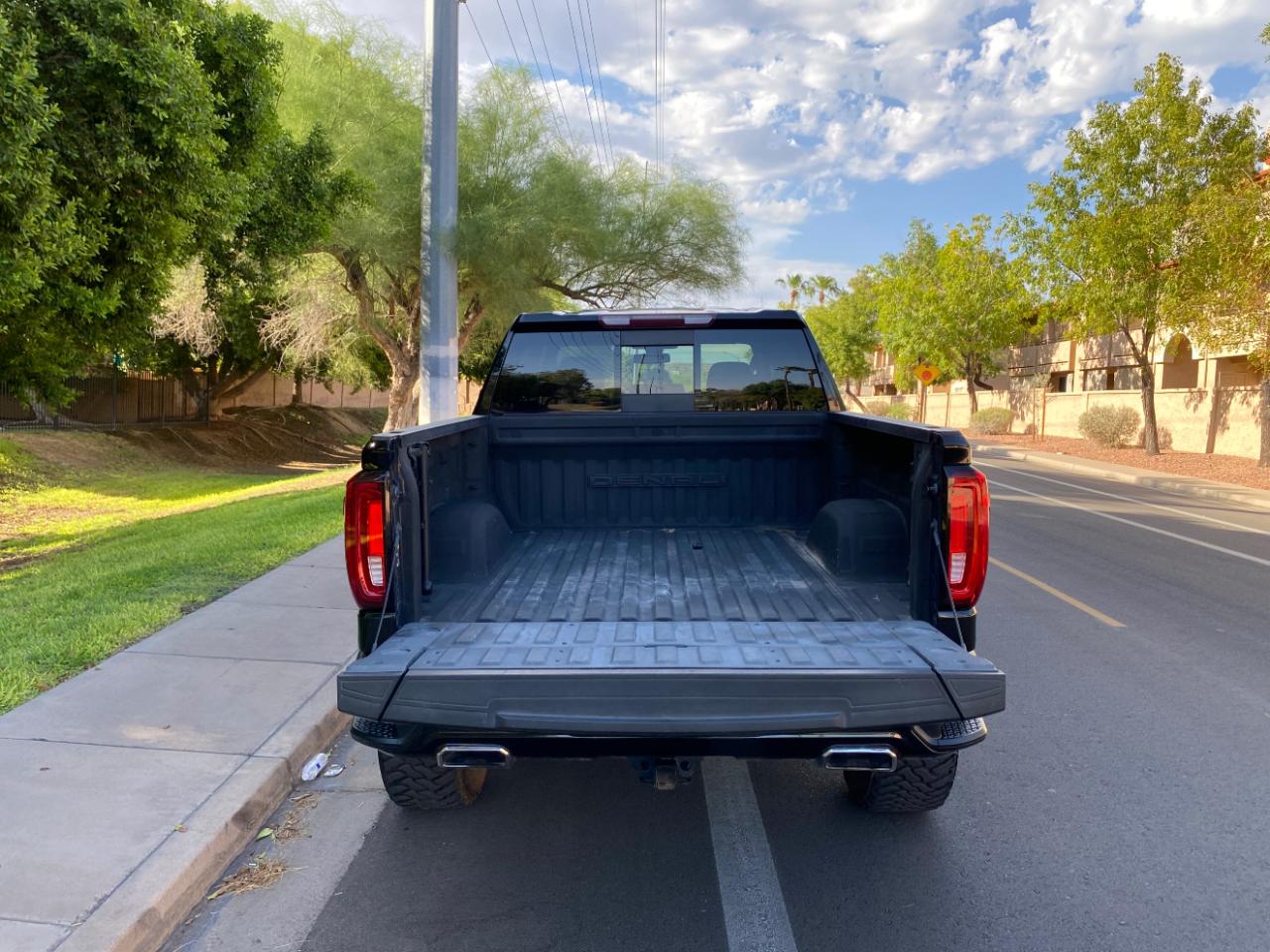 GMC Sierra 1500 4WD Crew Cab 147" Denali 2019
