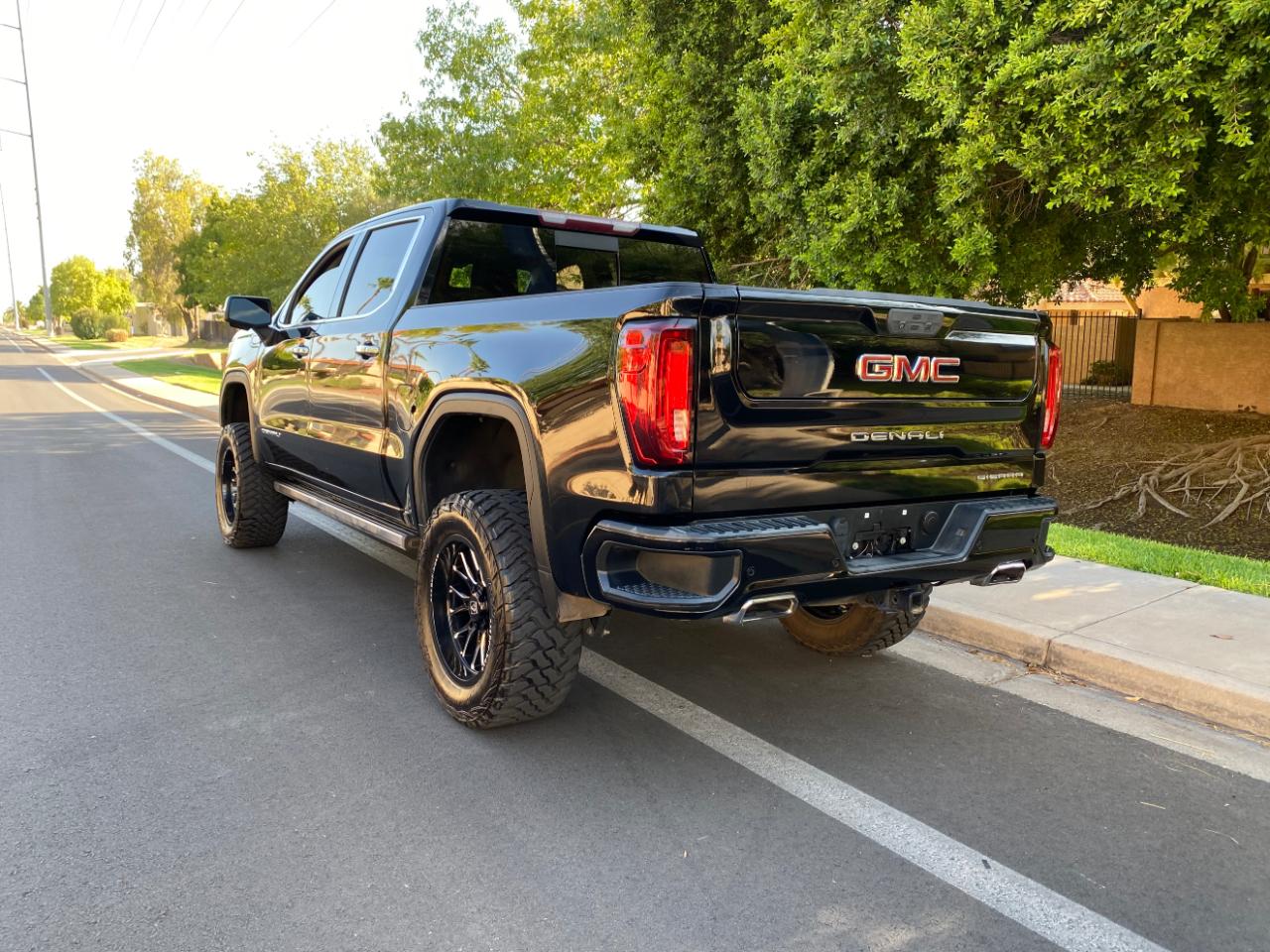 GMC Sierra 1500 4WD Crew Cab 147" Denali 2019