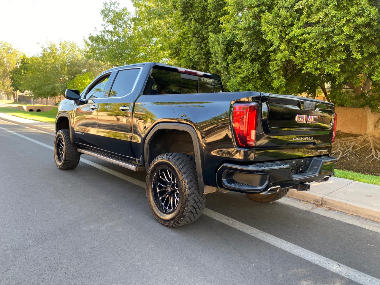 GMC Sierra 1500 4WD Crew Cab 147" Denali 2019
