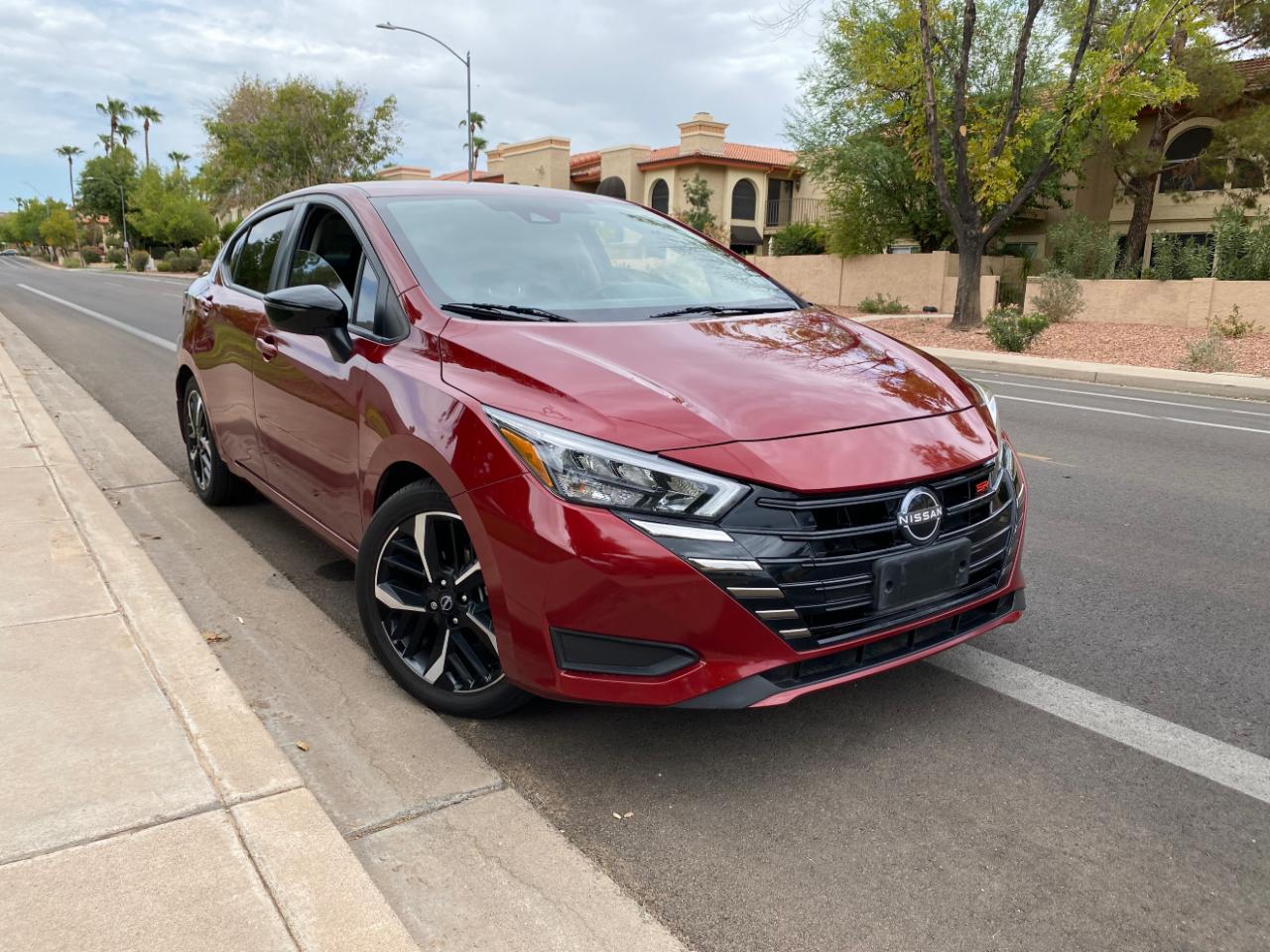 Nissan Versa SR CVT 2023
