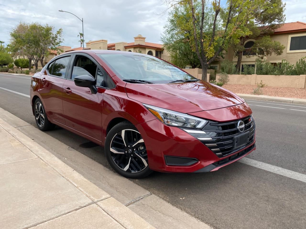 Nissan Versa SR CVT 2023