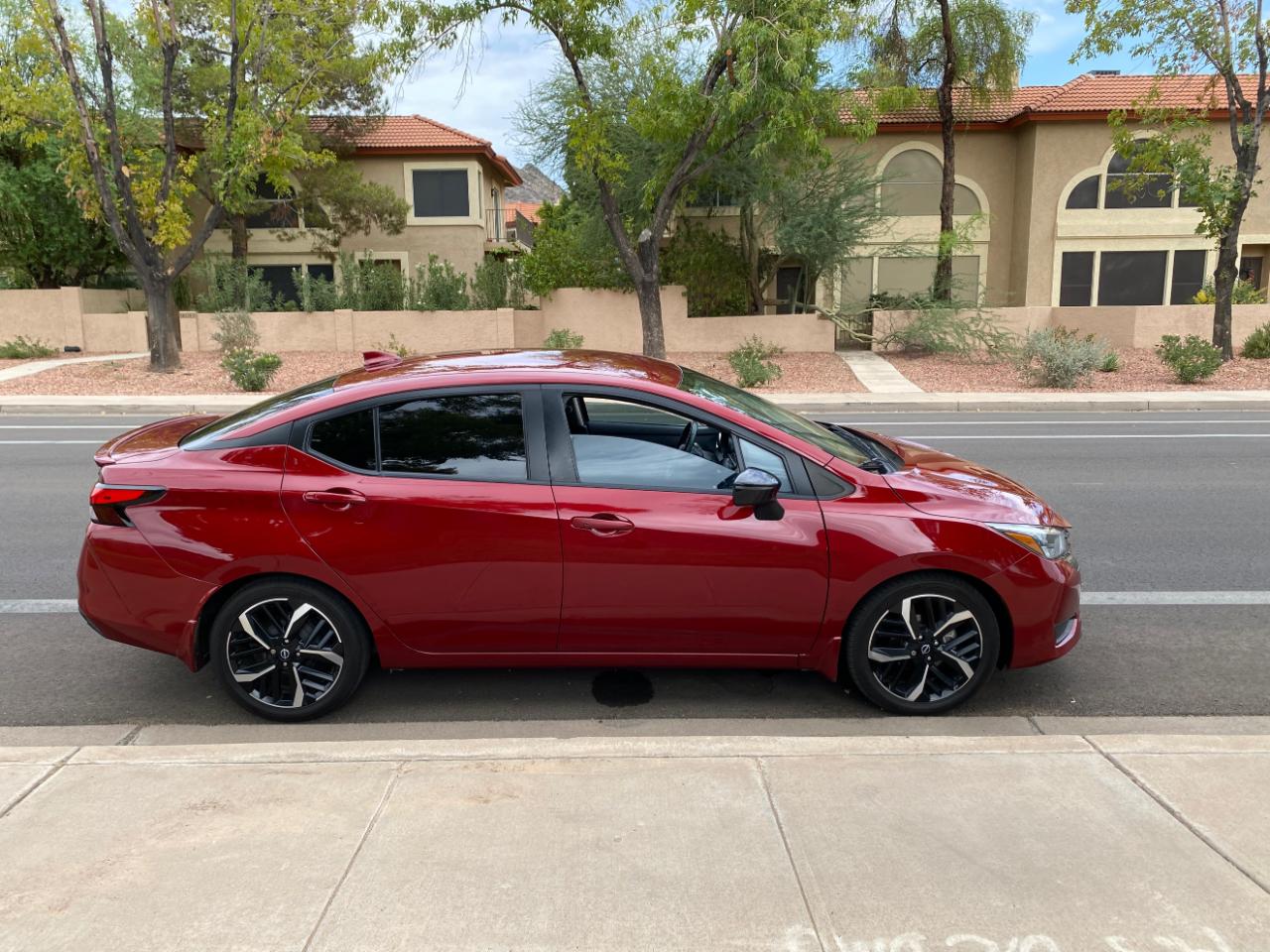 Nissan Versa SR CVT 2023