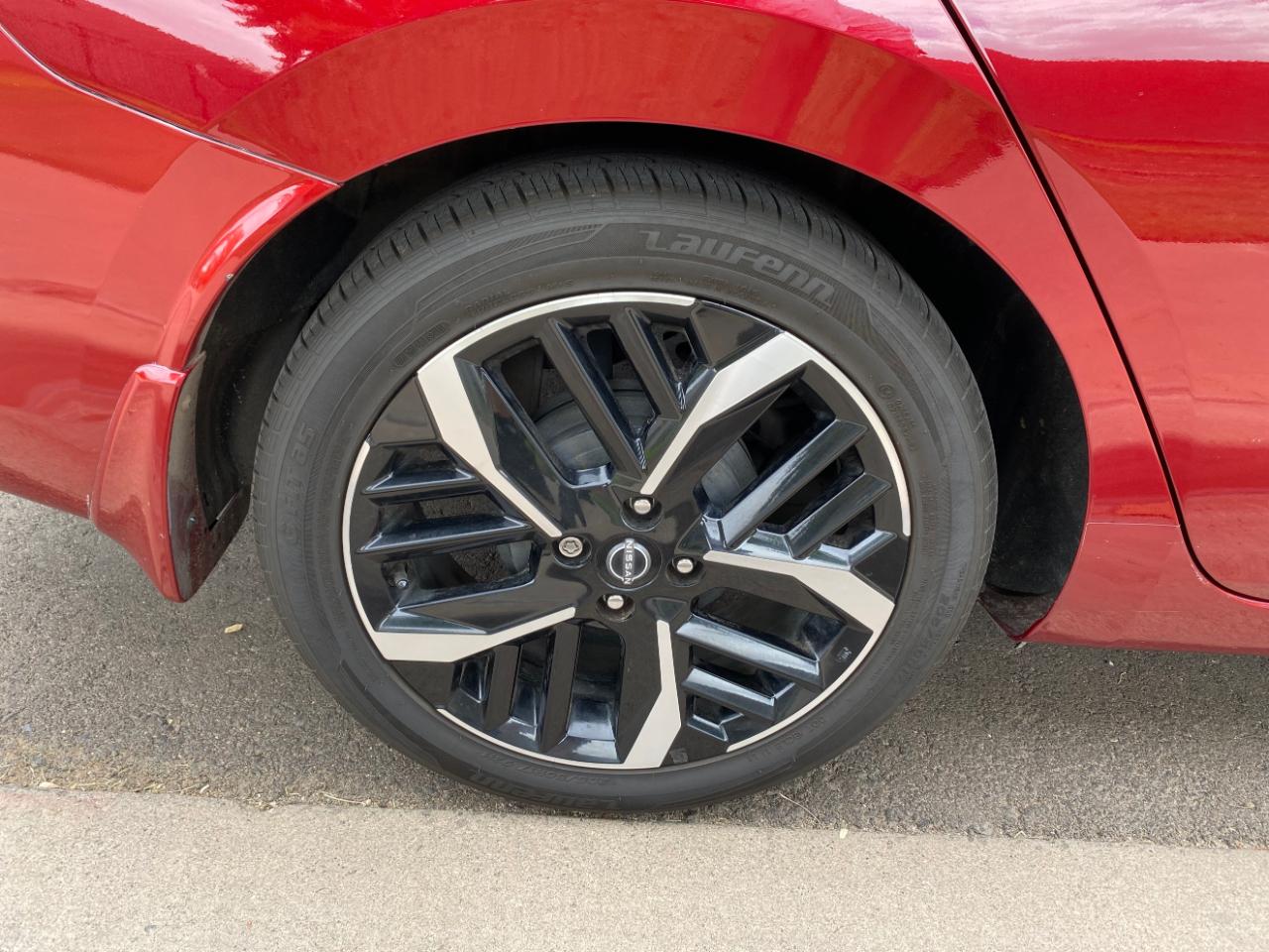 Nissan Versa SR CVT 2023