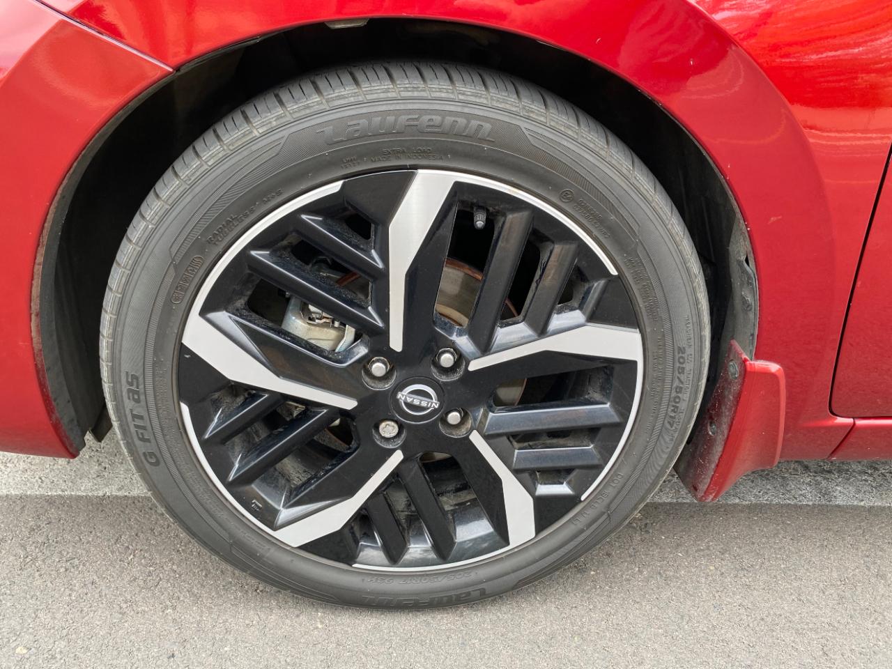 Nissan Versa SR CVT 2023
