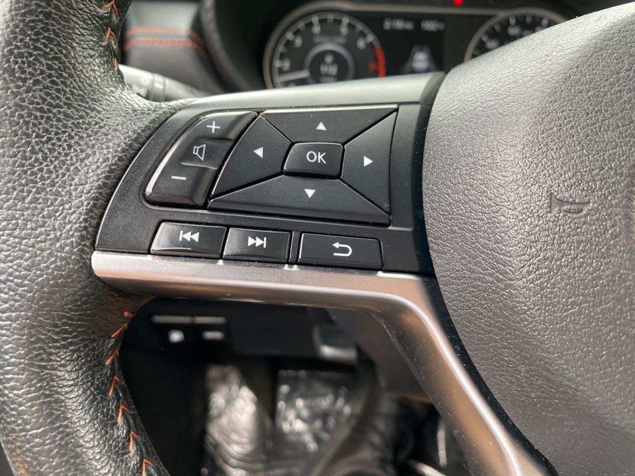 Nissan Versa SR CVT 2023