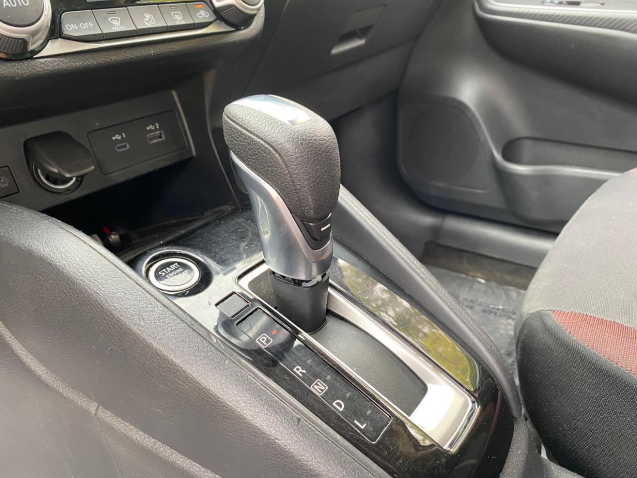 Nissan Versa SR CVT 2023