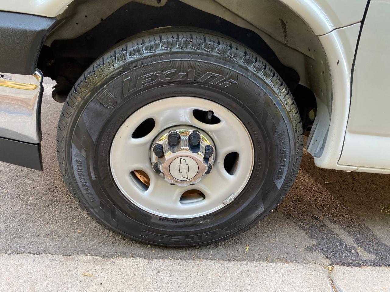 Chevrolet Express Passenger RWD 3500 155" LT 2019
