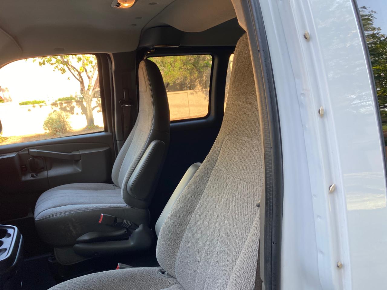 Chevrolet Express Passenger RWD 3500 155" LT 2019