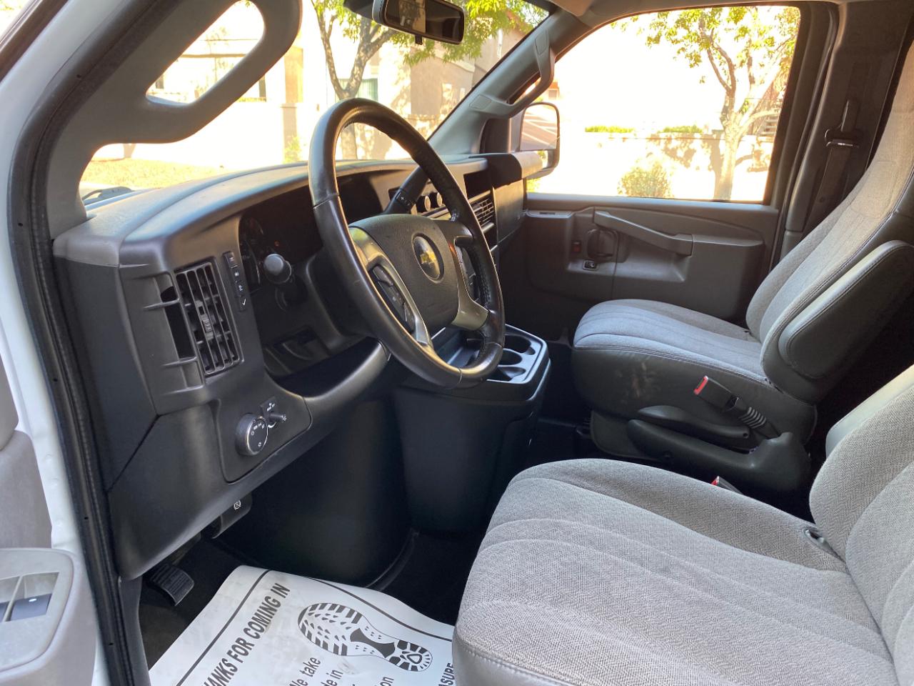 Chevrolet Express Passenger RWD 3500 155" LT 2019