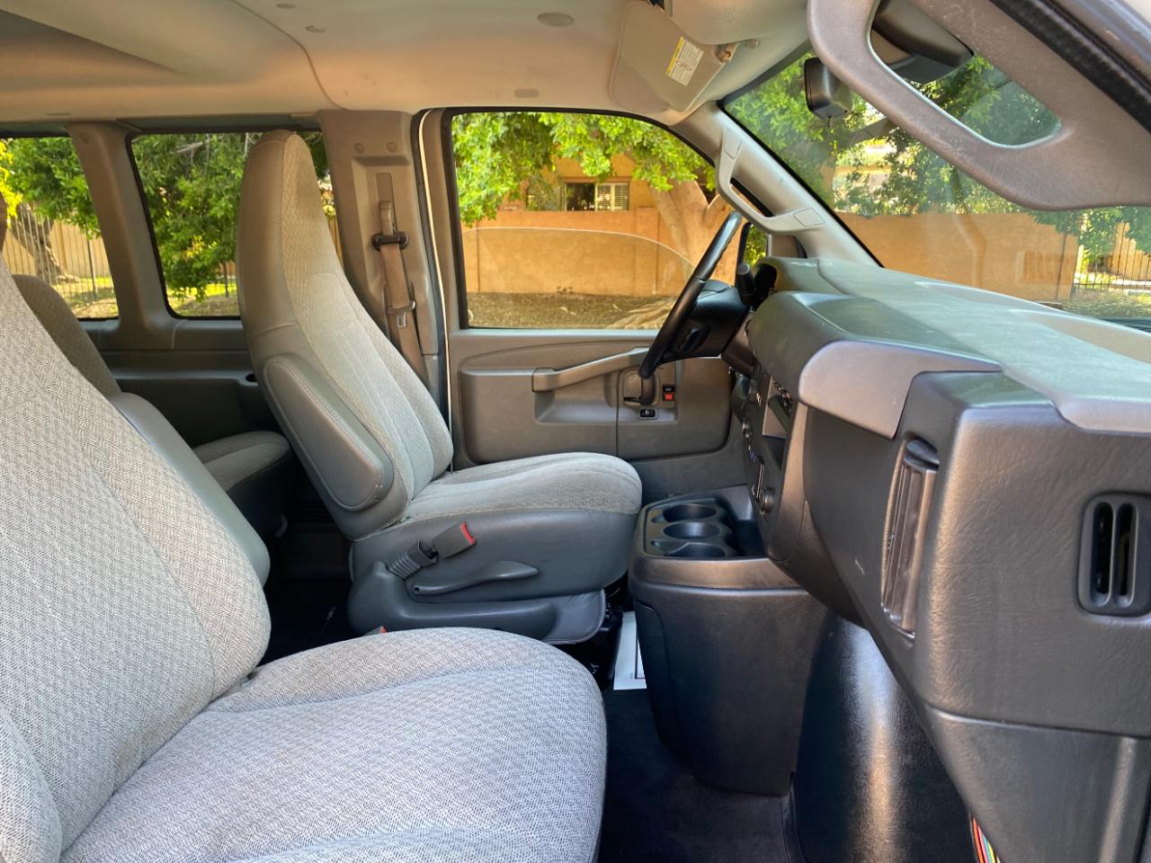 Chevrolet Express Passenger RWD 3500 155" LT 2019