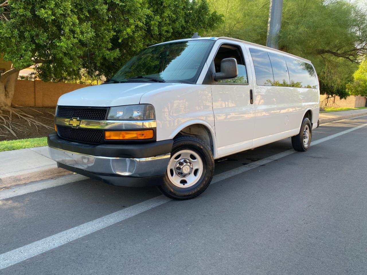 Chevrolet Express Passenger RWD 3500 155" LT 2019