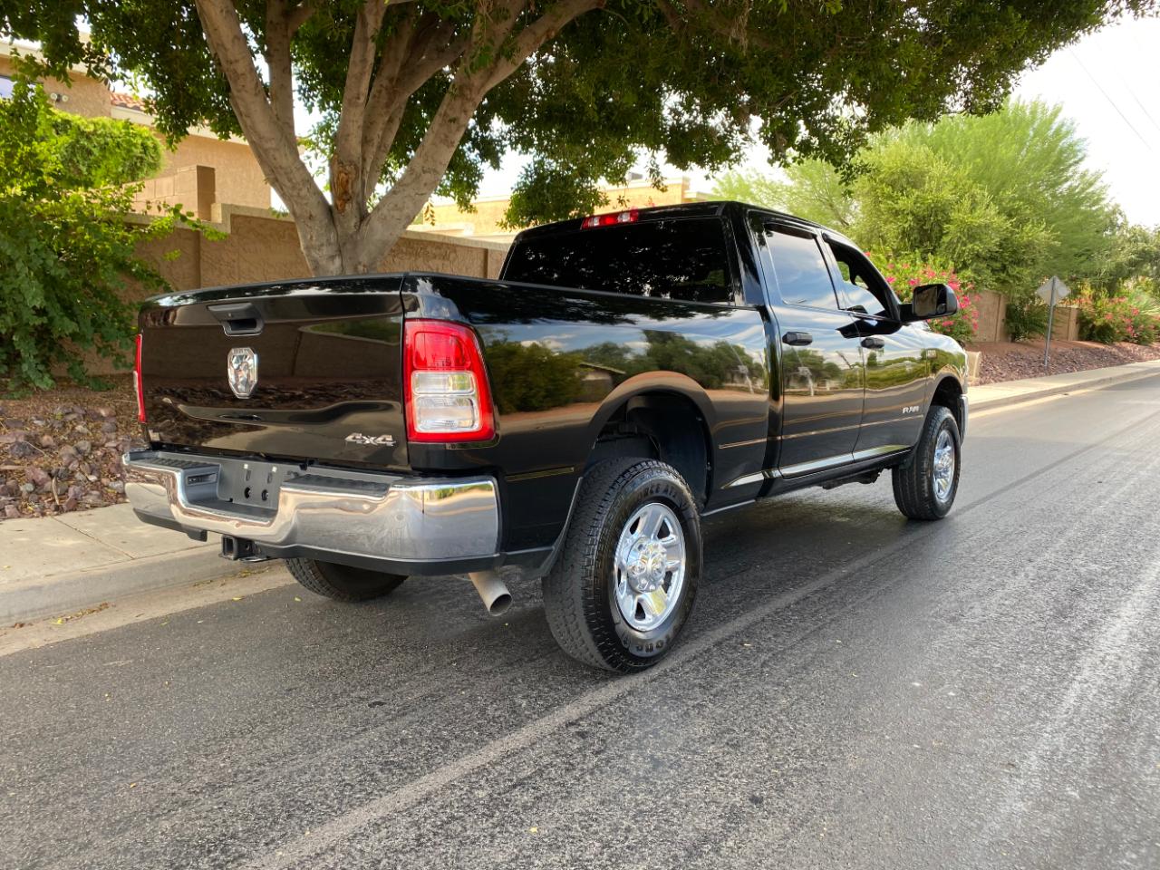 RAM 2500 Tradesman 4x4 Crew Cab 6'4" Box 2021