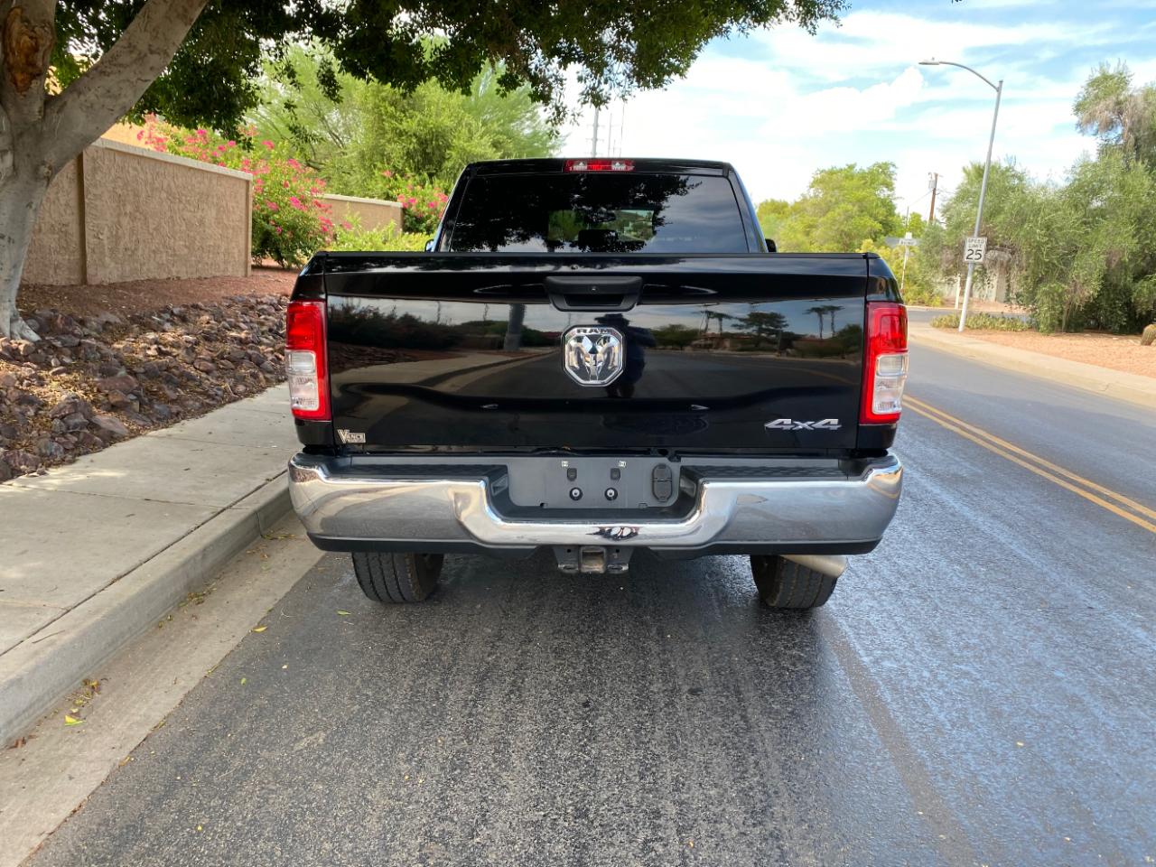 RAM 2500 Tradesman 4x4 Crew Cab 6'4" Box 2021