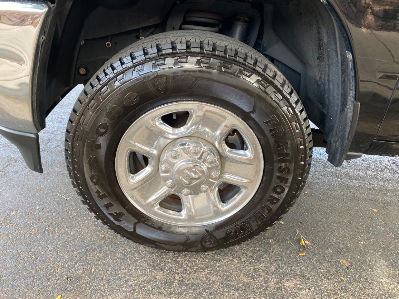 RAM 2500 Tradesman 4x4 Crew Cab 6'4" Box 2021