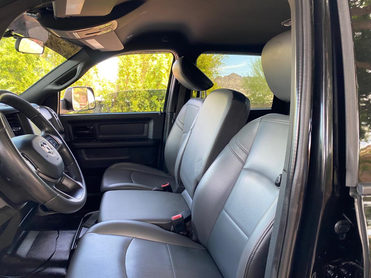 RAM 2500 Tradesman 4x4 Crew Cab 6'4" Box 2021