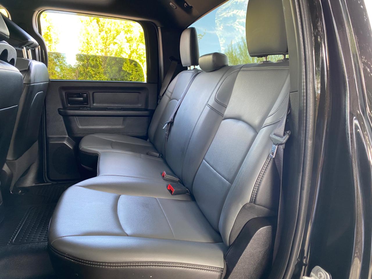 RAM 2500 Tradesman 4x4 Crew Cab 6'4" Box 2021