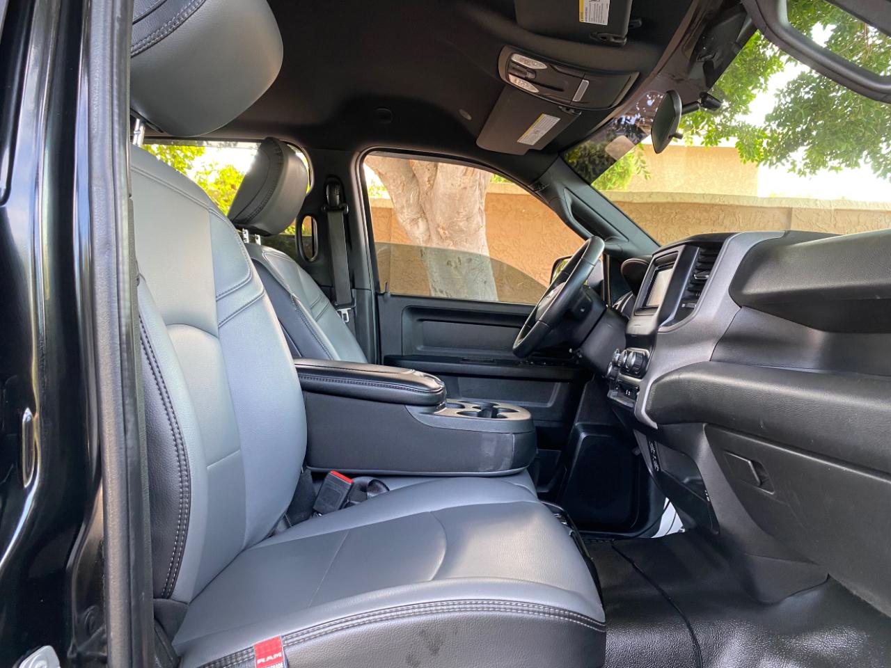 RAM 2500 Tradesman 4x4 Crew Cab 6'4" Box 2021