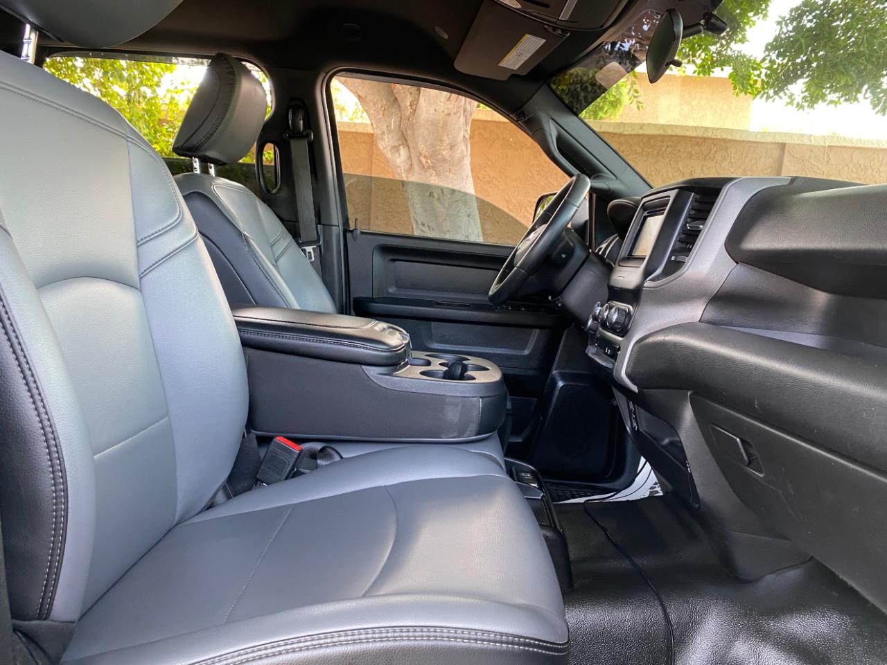 RAM 2500 Tradesman 4x4 Crew Cab 6'4" Box 2021
