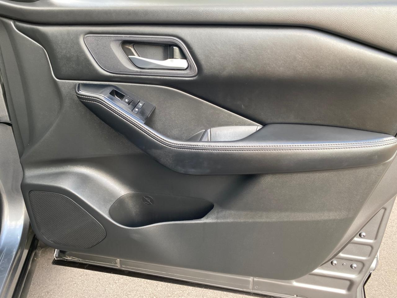 Nissan Rogue FWD SV 2024