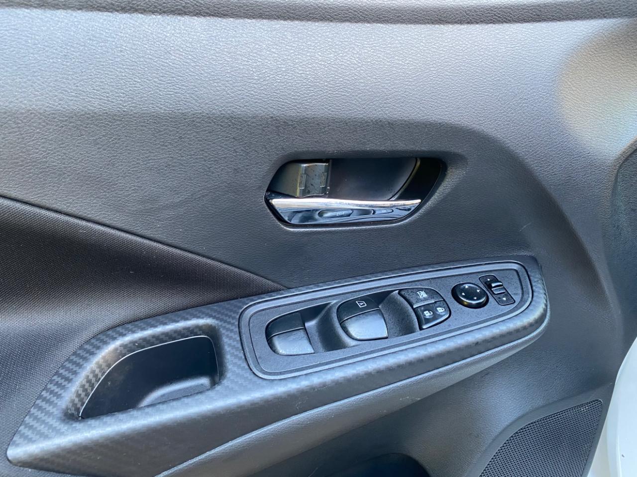 Nissan Versa SV CVT 2022