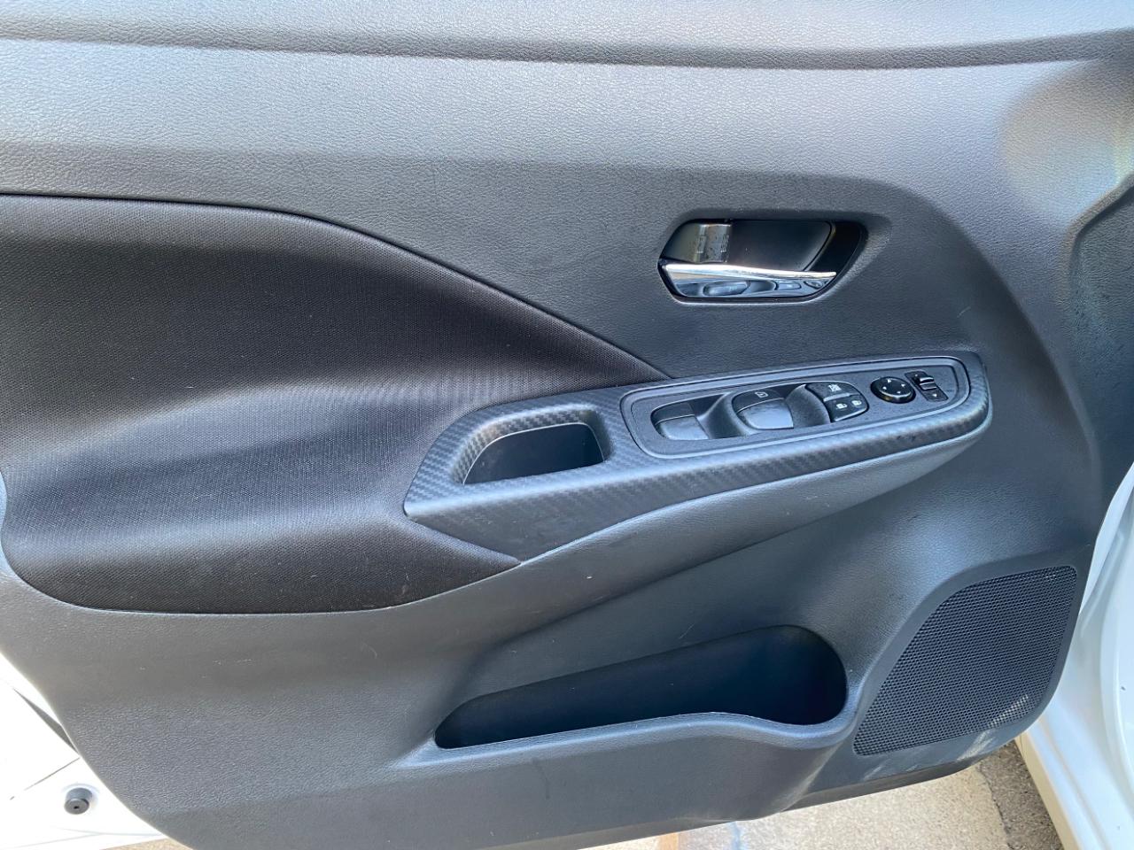 Nissan Versa SV CVT 2022