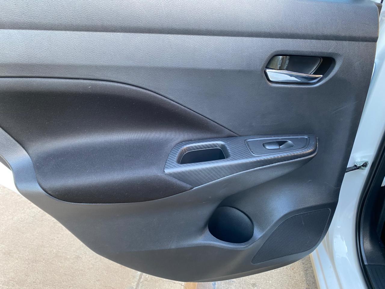 Nissan Versa SV CVT 2022