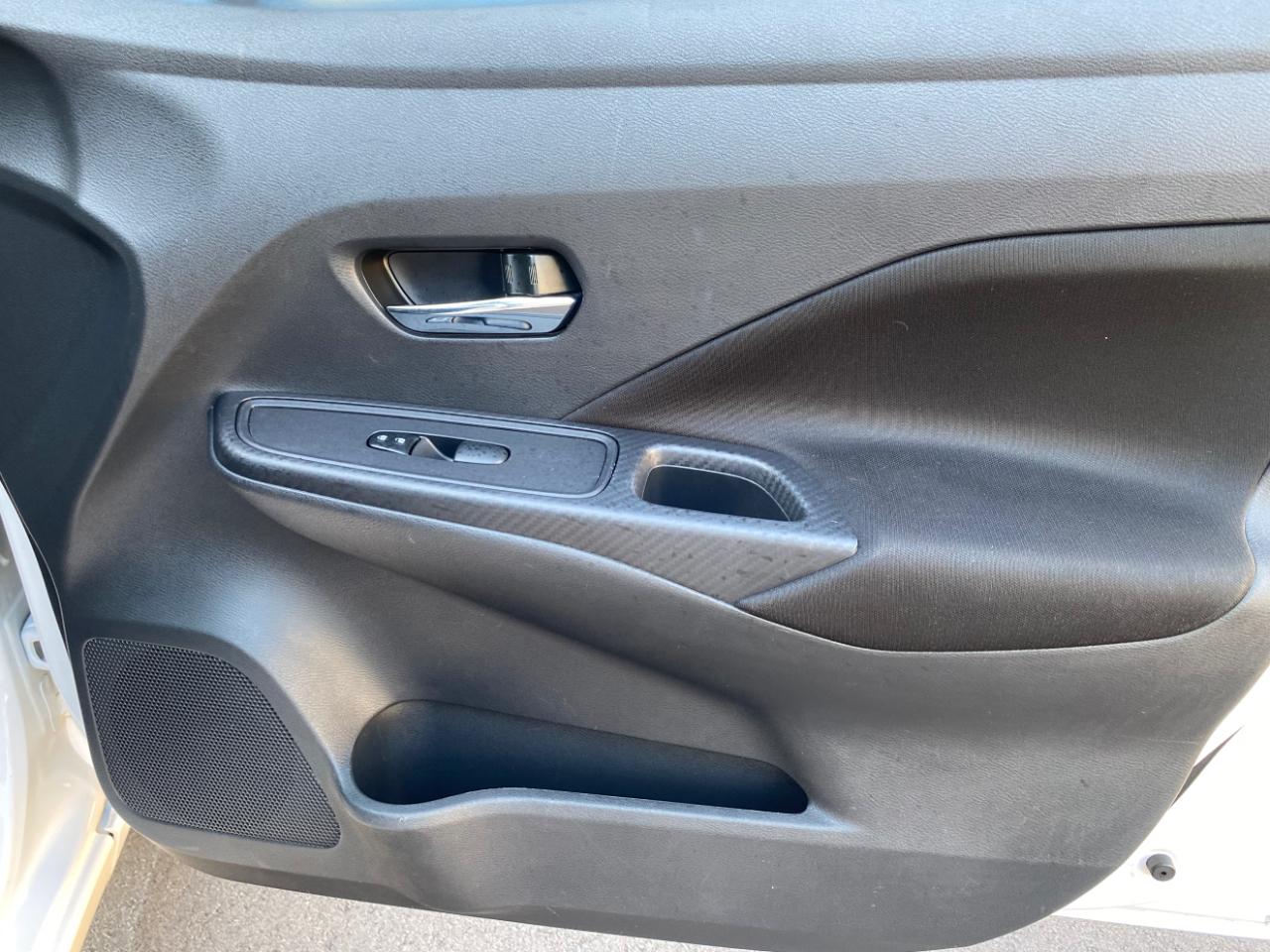 Nissan Versa SV CVT 2022