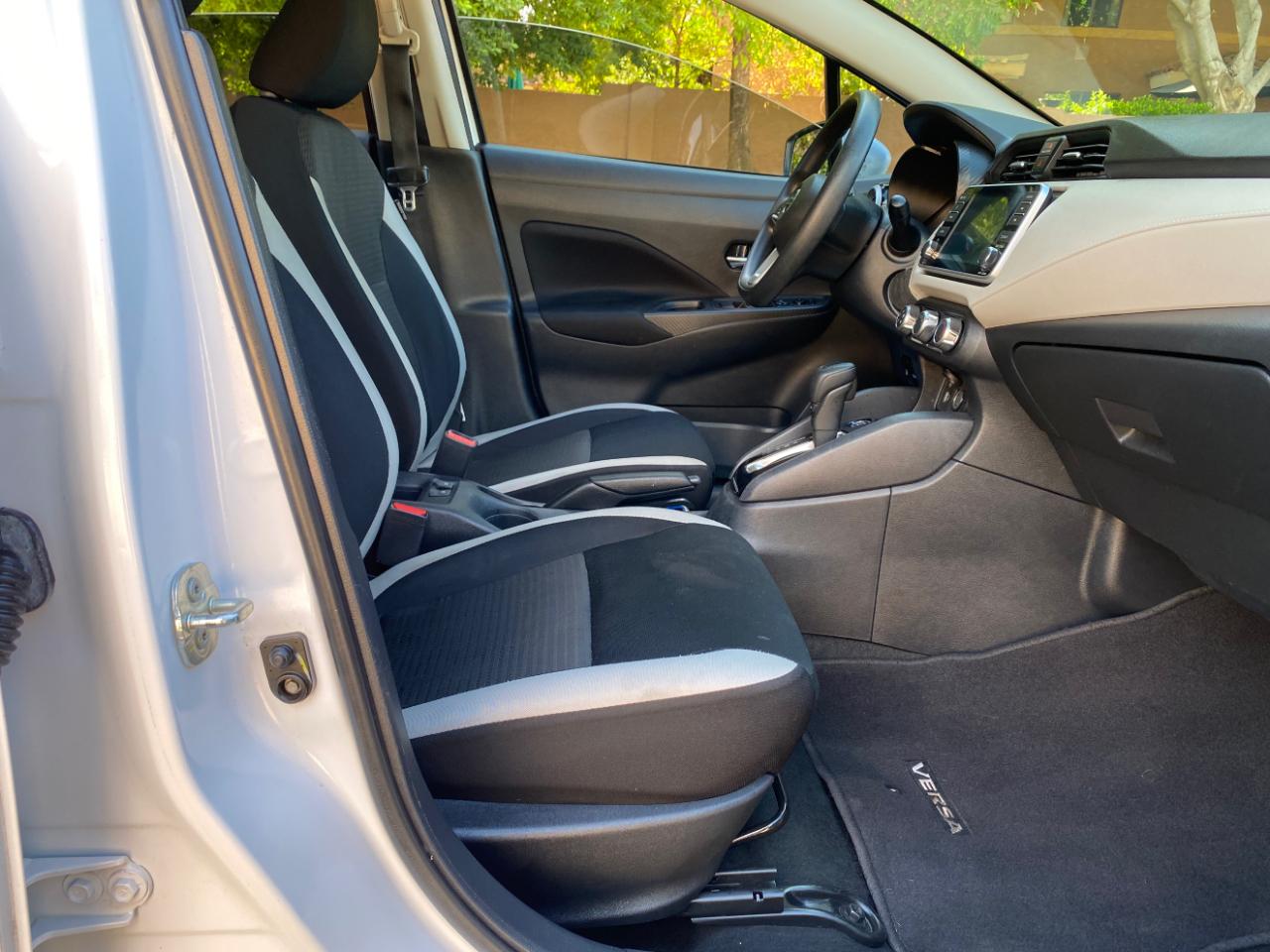 Nissan Versa SV CVT 2022