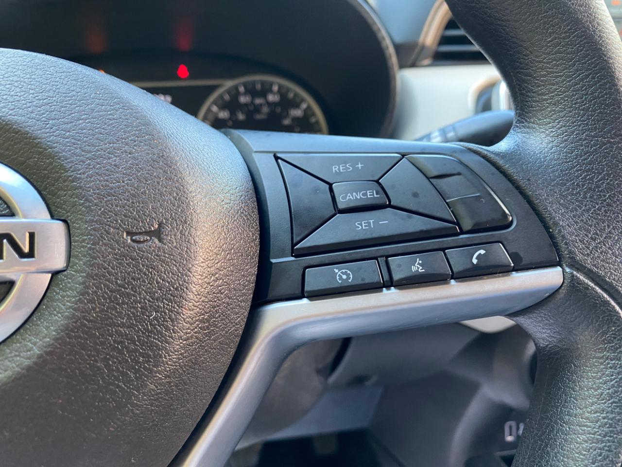 Nissan Versa SV CVT 2022